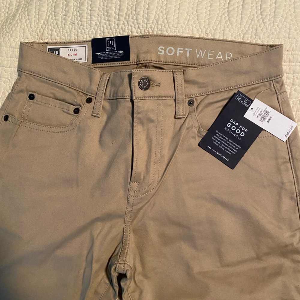 Gap Khaki Slim Fit Softwear jean 30X30 NWT